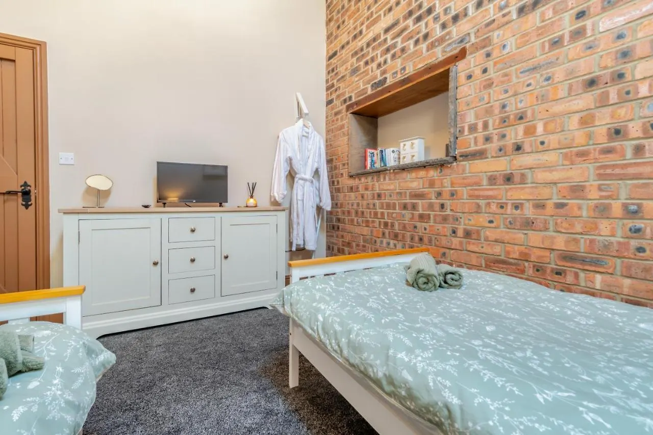The Old Moat Barn - With Private Hot Tub Villa Stockton-on-Tees Holiday home