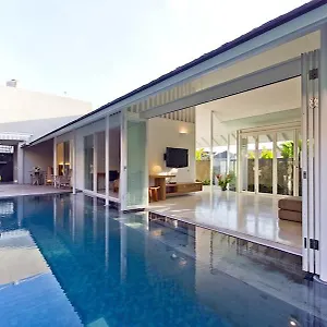 https://white-villa-seminyak-bali.hotelsseminyak.net
